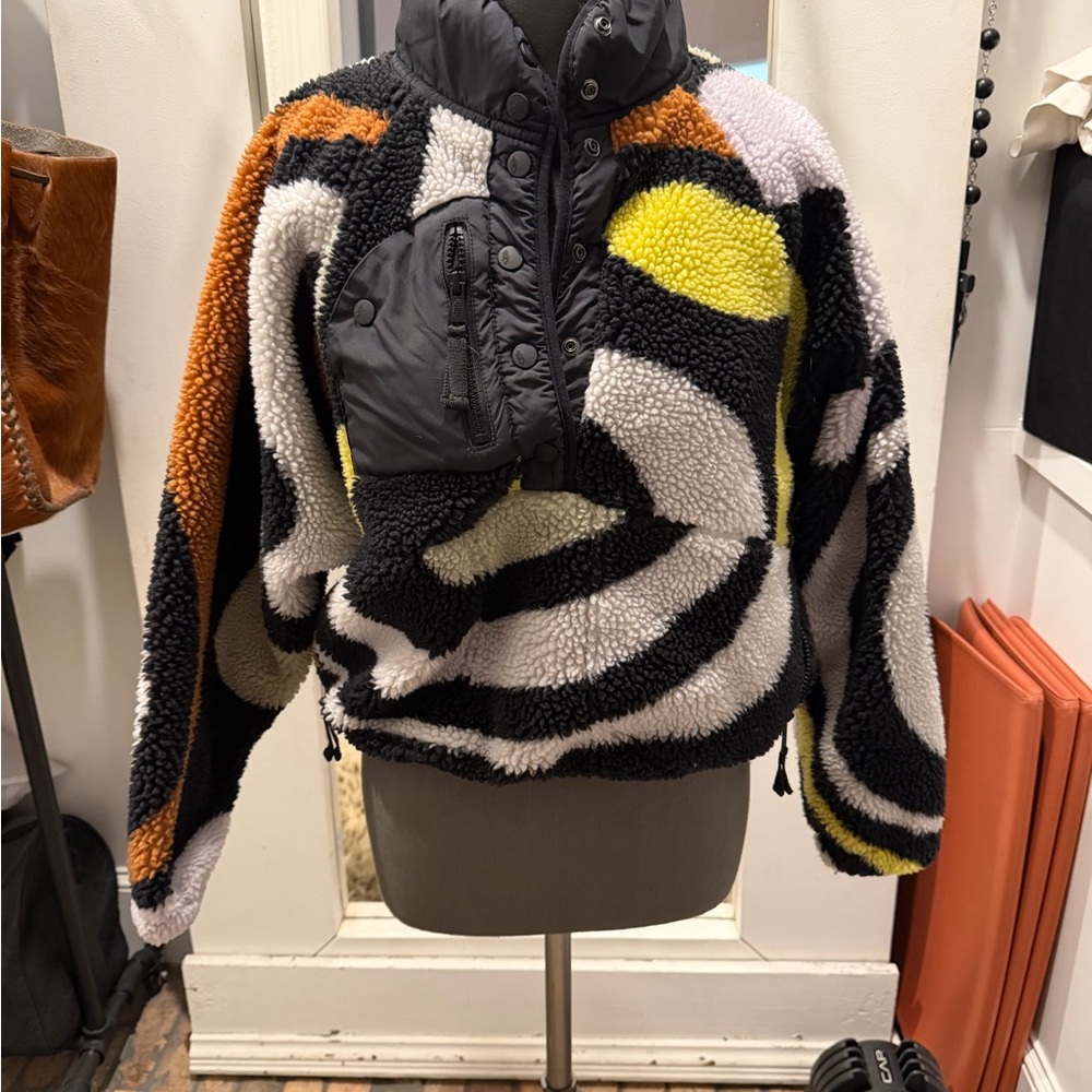 FP Movement by Free People Black and Brown Fleece Pullover hit the slopes size S